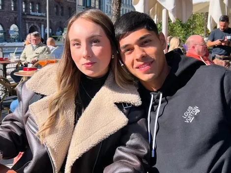 Darío Osorio pasea por Disney tras quedar fuera de La Roja