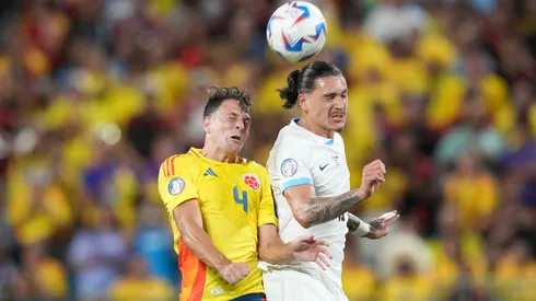 Santiago Arias y Darwin Núñez en el partido entre Colombia y Uruguay en la Copa América 2024.