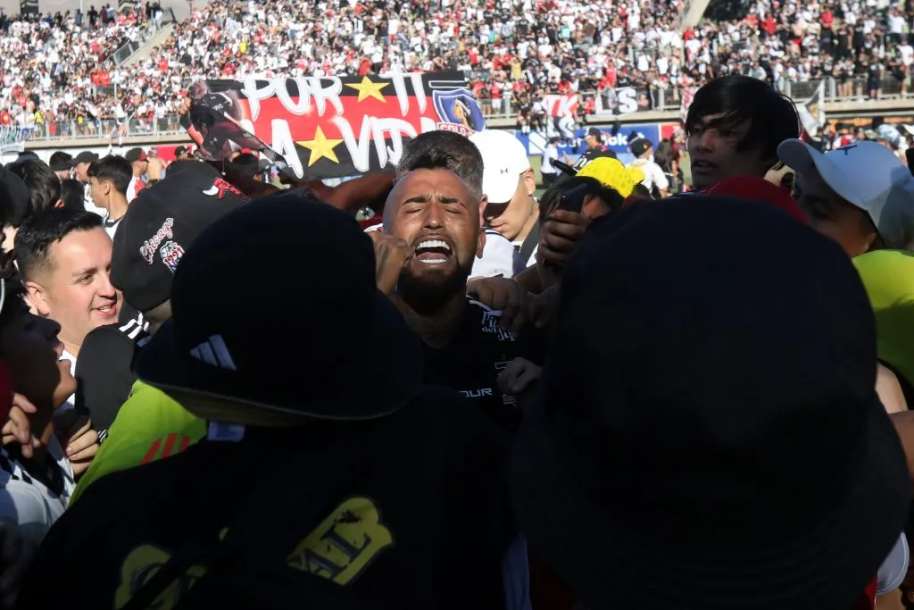 Arturo Vidal le promete más títulos a los hinchas de Colo Colo. Foto: Javier Salvo/Photosport