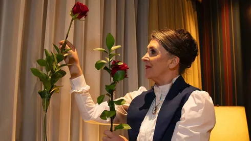 La institutriz del reality llega al teatro con nuevo stand up.