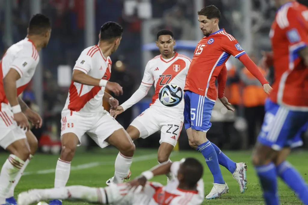 Chile y Perú vuelven a encontrarse por las Eliminatorias | Photosport