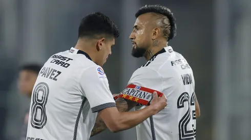 Esteban Pavez y Arturo Vidal, dos del póquer de renovados albos.