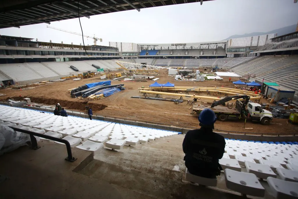 Universidad Católica todavía debe esperar por varios meses a que se termine el nuevo San Carlos. | Foto: Photosport.