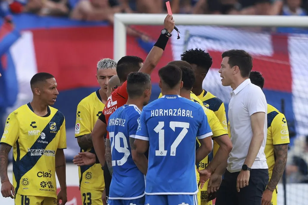 La polémica con Gilabert tiene en llamas a U de Chile. Foto: Felipe Zanca/Photosport