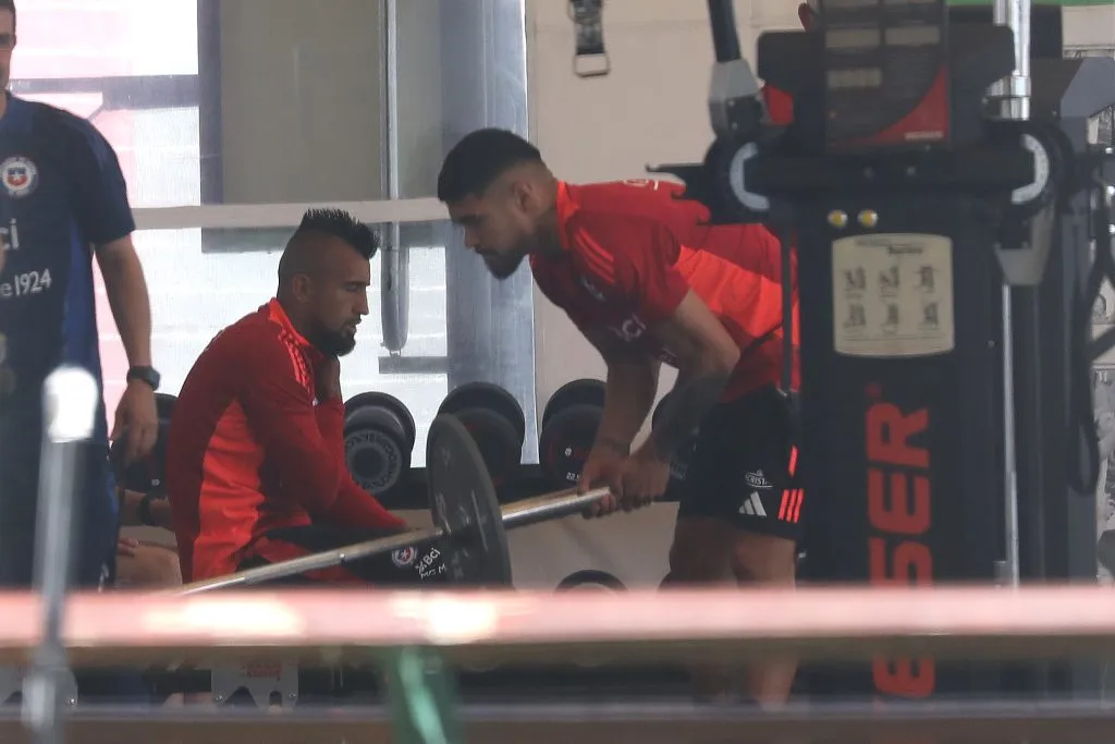 Arturo Vidal estuvo en el gimnasio de Juan Pinto Durán en la Roja. Foto: Javier Salvo/Photosport