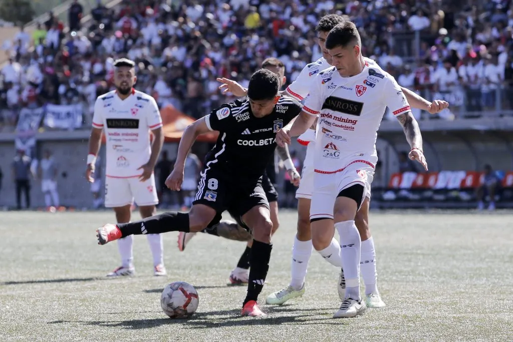 Pavez jugó todo el partido en el Luis Valenzuela Hermosilla. (Javier Torres/Photosport).