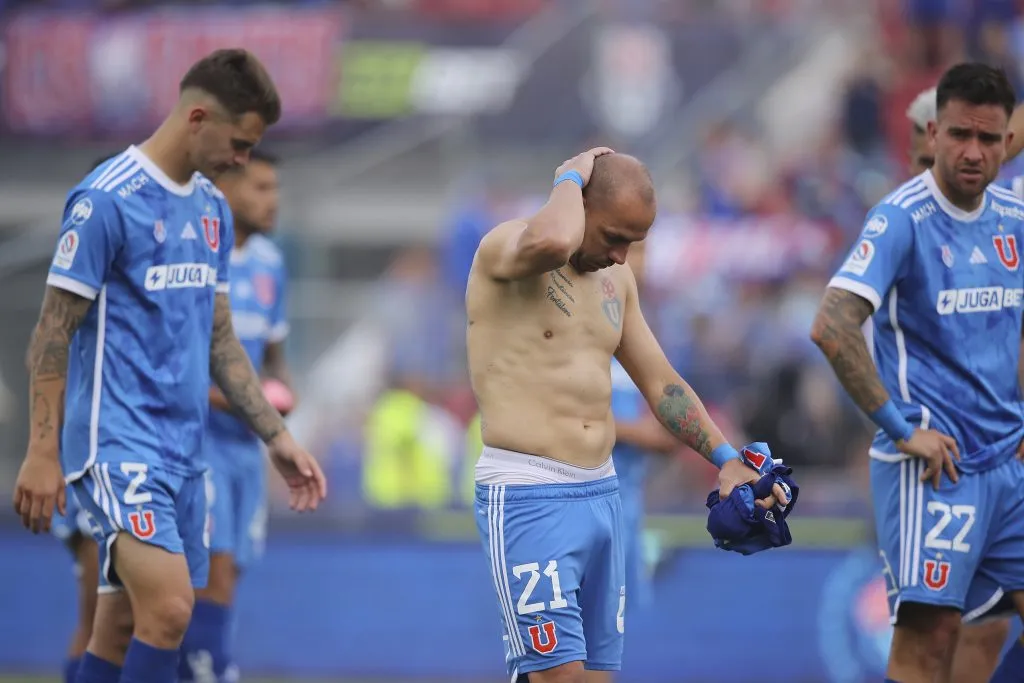 El capitán de la U es el que sacó la voz por sus compañeros. Foto: Pepe Alvujar/Photosport