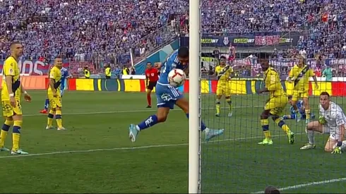 El Chorri Palacios falló una ocasión inexplicablemente.