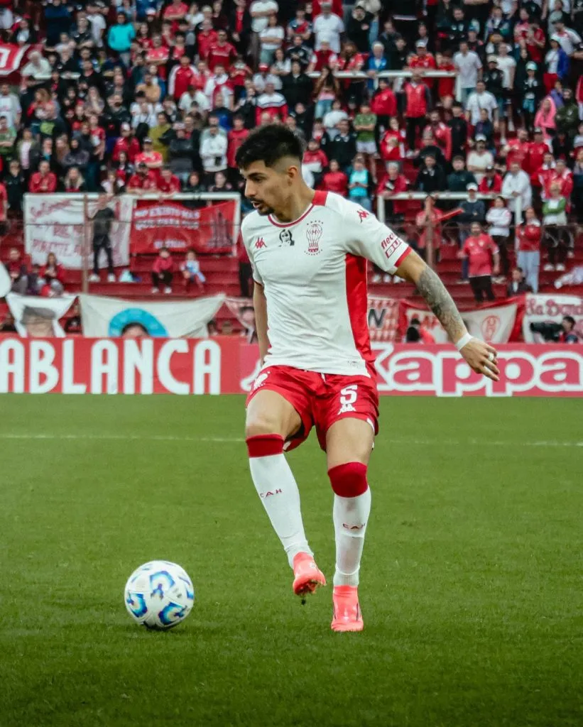 Alarcón es figura en Huracán. Imagen: Instagram.