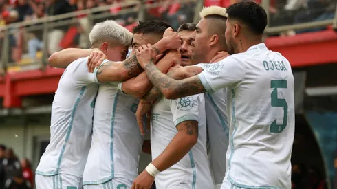 Los jugadores de Universidad de Chile celebran ante Ñublense, en la jornada 29 de la Primera División de Chile 2024.