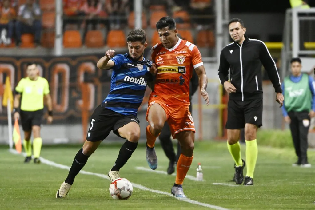 Ambos equipos no se sacaron ventajas y empataron sus duelos entré sí este año. /Photosport