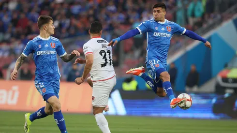 La U le mandó un recuerdo a Isaac Díaz.