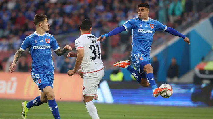 La U le mandó un recuerdo a Isaac Díaz.