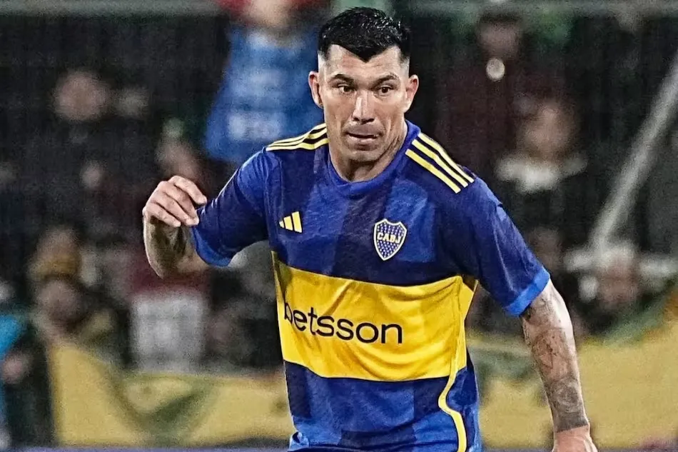 Medel puede volver a Católica tras un breve paso por Boca Juniors