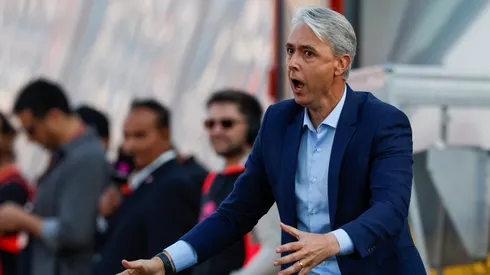 Tiago Nunes se pone el parche ante una eventual caída en la UC.