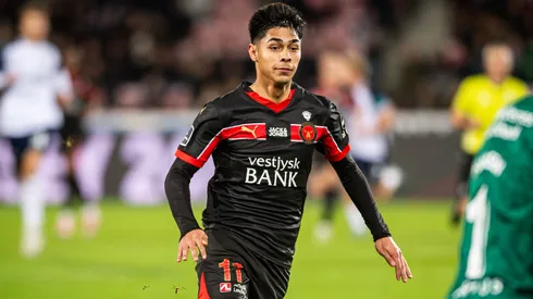 Darío Osorio en el partido de Midtjylland vs Aarhus GF, en la J13 de la Superliga danesa.