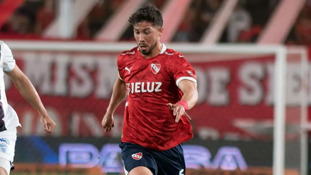 Loyola recibe duras críticas por su rendimiento en Independiente