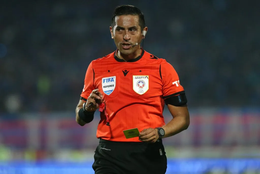 El siempre polémico Gilabert dirigirá a U. de Chile ante Everton