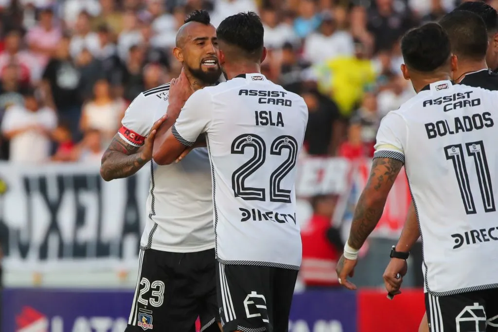 Mauricio Isla estuvo en la fiesta que terminó en una enorme polémica para Colo Colo. Foto: Photosport.