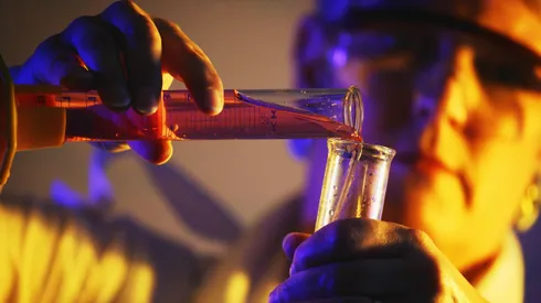 La 'IA' consideró factores como coeficiente intelectual, promedio, inversión, tradición y sistema educativo.