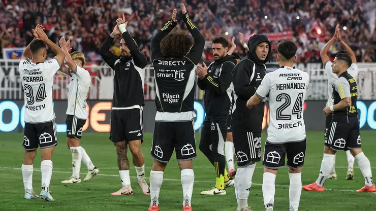 Colo Colo regresó a los entrenamientos con cumpleaños incluido, aunque ahora lejos de las polémicas.