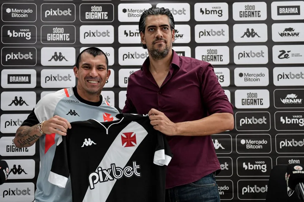 La presentación de Gary Medel en el Vasco da Gama. (Thiago Ribeiro/AGIF/Photosport).