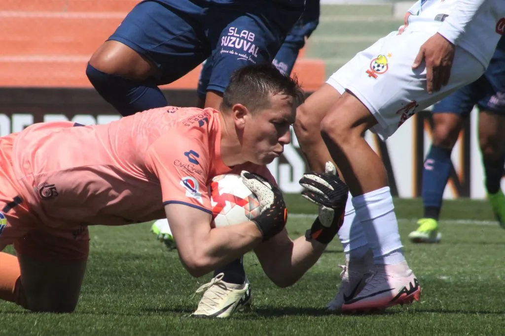 Nacho González en acción por Everton en El Salvador. (Oscar Tello/Photosport).