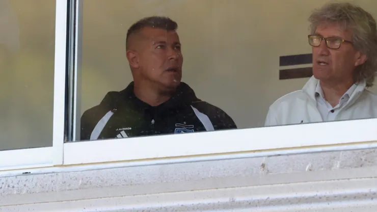 Sostienen que tribunal no debería castigar a Colo Colo o Almirón por separado.