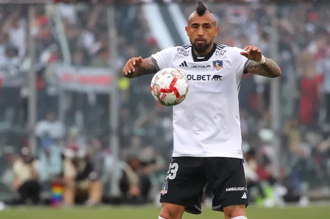 Arturo Vidal fue defendido por Juvenal Olmos tras su carrete