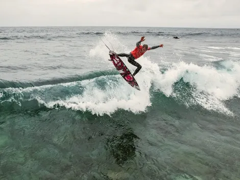 Surfistas conquistaron las Olas del Desierto en Portofino