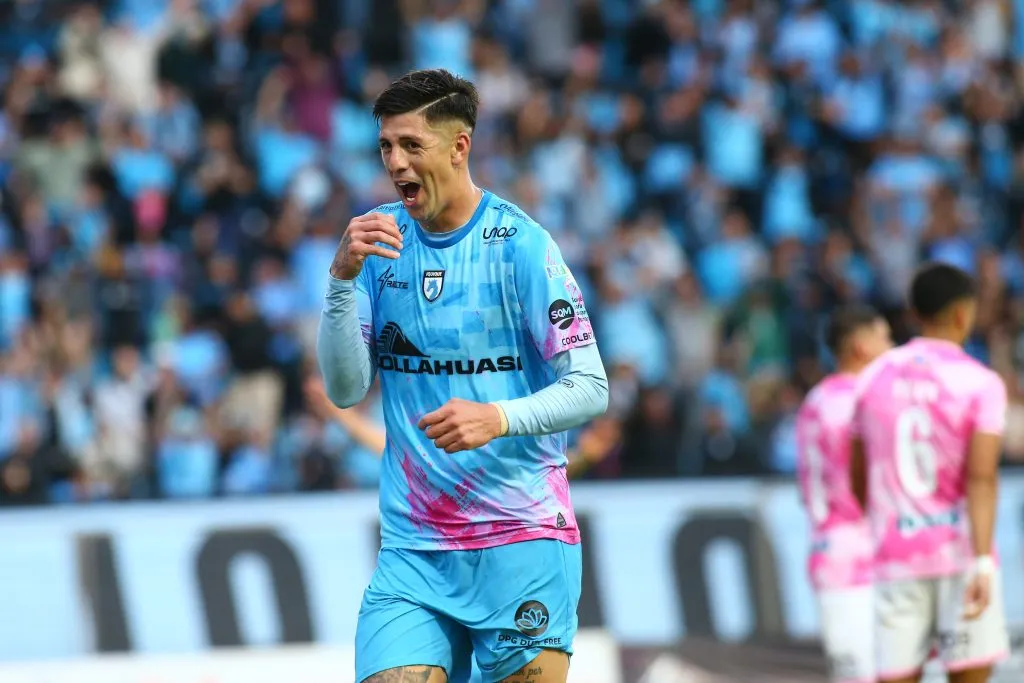 Steffan Pino celebra uno de los goles que le convirtió a Cobreloa. (Alex Diaz/Photosport).