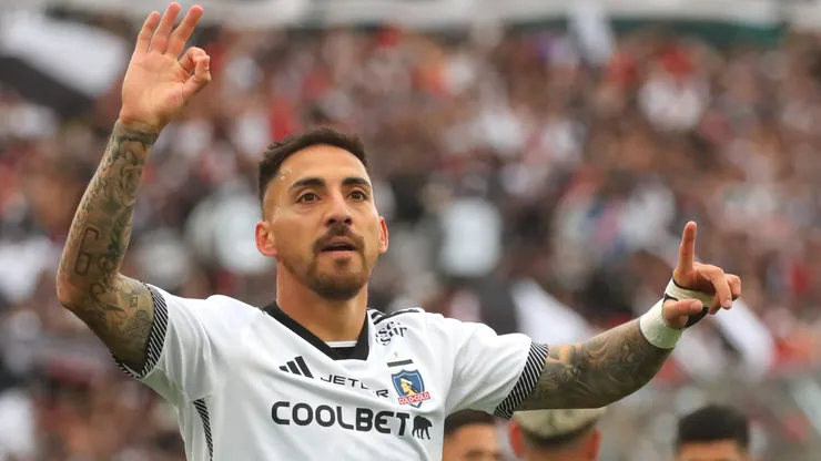 Javier Correa celebrando su gol ante Iquique.