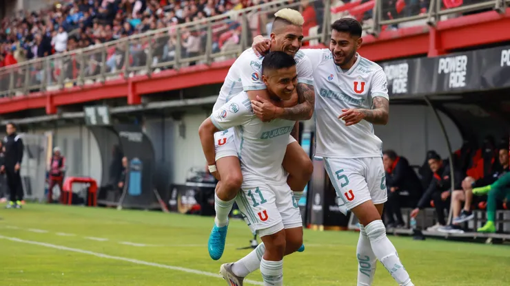La U enfrenta a Ñublense en Chillán.