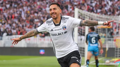 Javier Correa celebrando en Colo Colo.