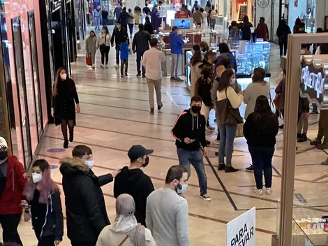 ¿Están abiertos los Malls hoy viernes 1 de noviembre?