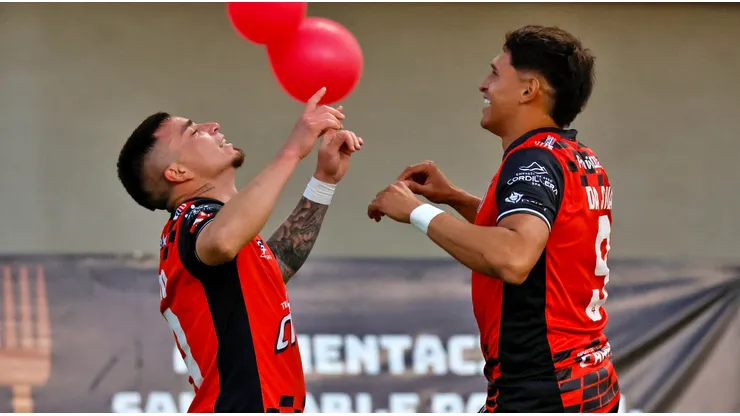 Castro (izquierda) anotó dos goles en la victoria sobre Rangers.
