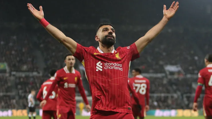 Mohamed Salah festeja su gol contra Newcastle en la fecha 14 de la Premier League 2024/25.