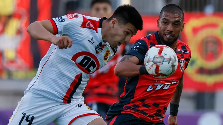 Sebastián Acuña y Álvaro Césped en Deportes Limache vs Rangers, la final de ida de la Liguilla de Ascenso de la Primera B 2024.