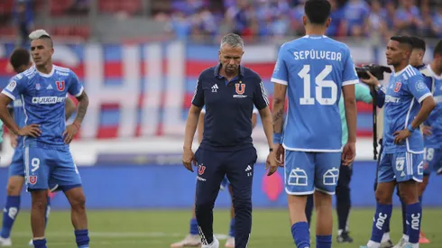 La U busca con desesperación un nuevo delantero.