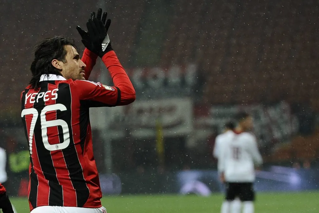 Mario Yepes recibe una ovación en el AC Milan de Italia. (Imago).