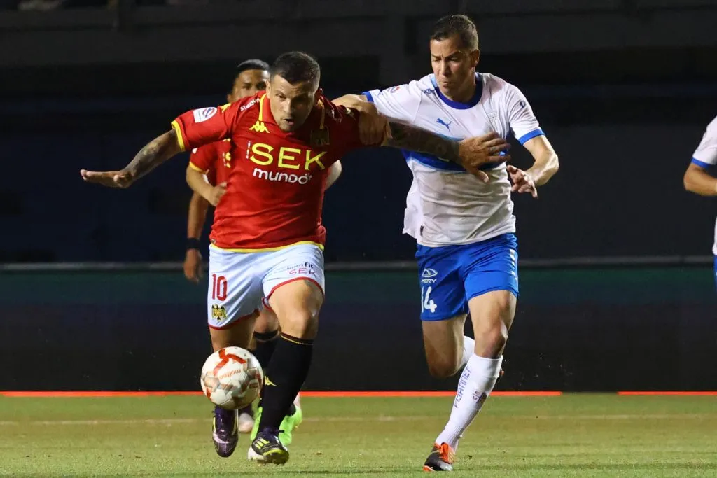 Vecchio suma dos pasos por Santa Laura /Photosport