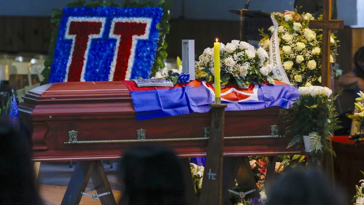 Peter Dragicevic llegó al funeral del Doctor Orozco, su gran rival en el fútbol.