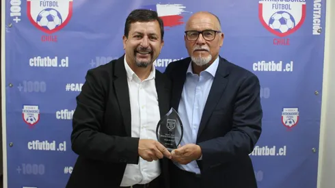 El reconocimiento para Eduardo Espinoza, alcalde electo de Macul.