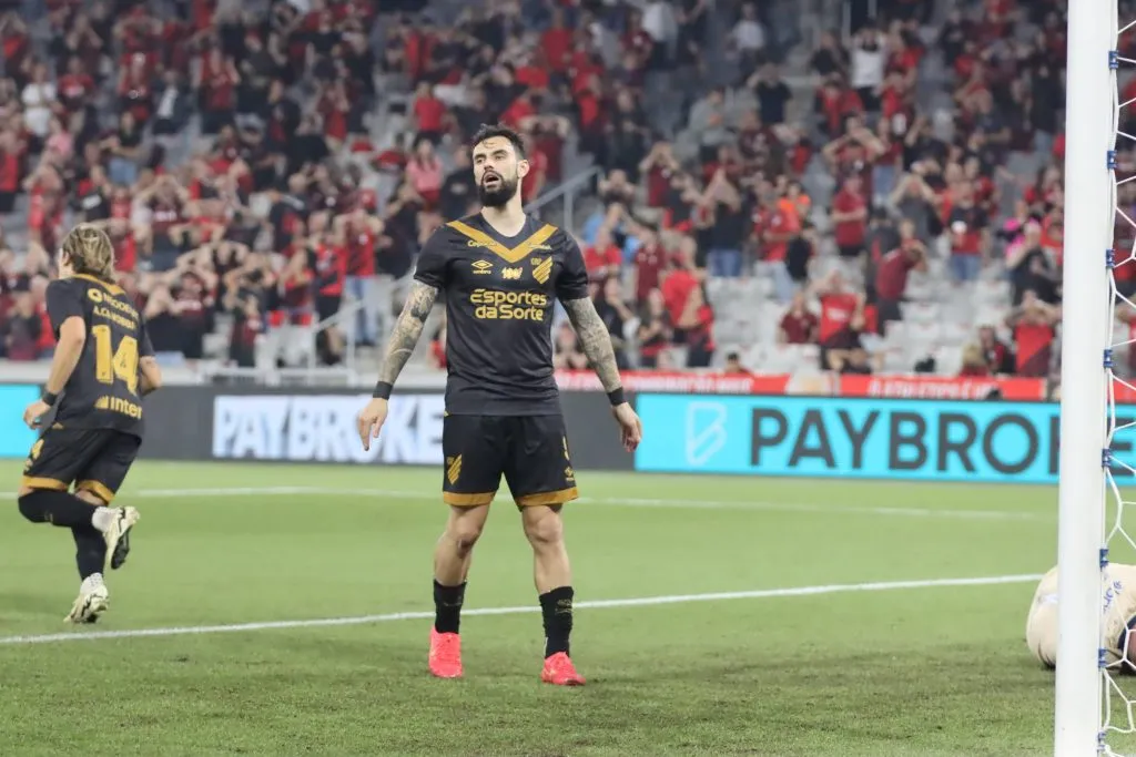 Gonzalo Mastriani descendió con Athletico Paranaense. Foto: Imago
