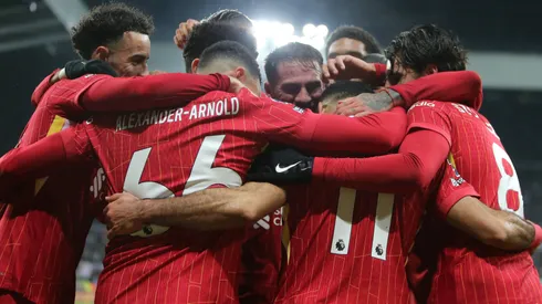 Los jugadores de Liverpool celebran uno de los goles en el empate 3-3 ante Newcastle United en la Premier League 2024/25.