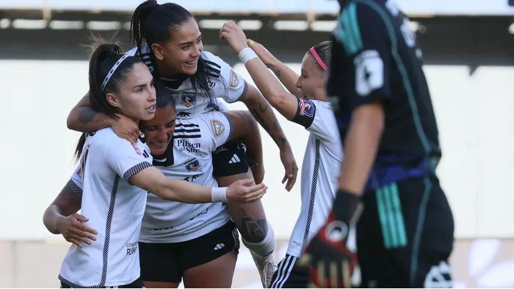 Javiera Grez, celebra su gol contra Universidad de Chile.