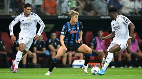 Jude Bellingham y Charles De Ketelaere en el enfrentamiento entre Atalanta y Real Madrid en la Supercopa de Europa.