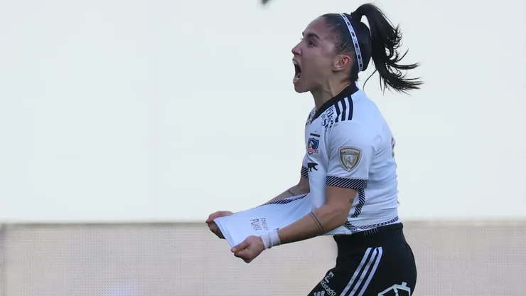 Javiera Grez, celebra su gol contra Universidad de Chile.