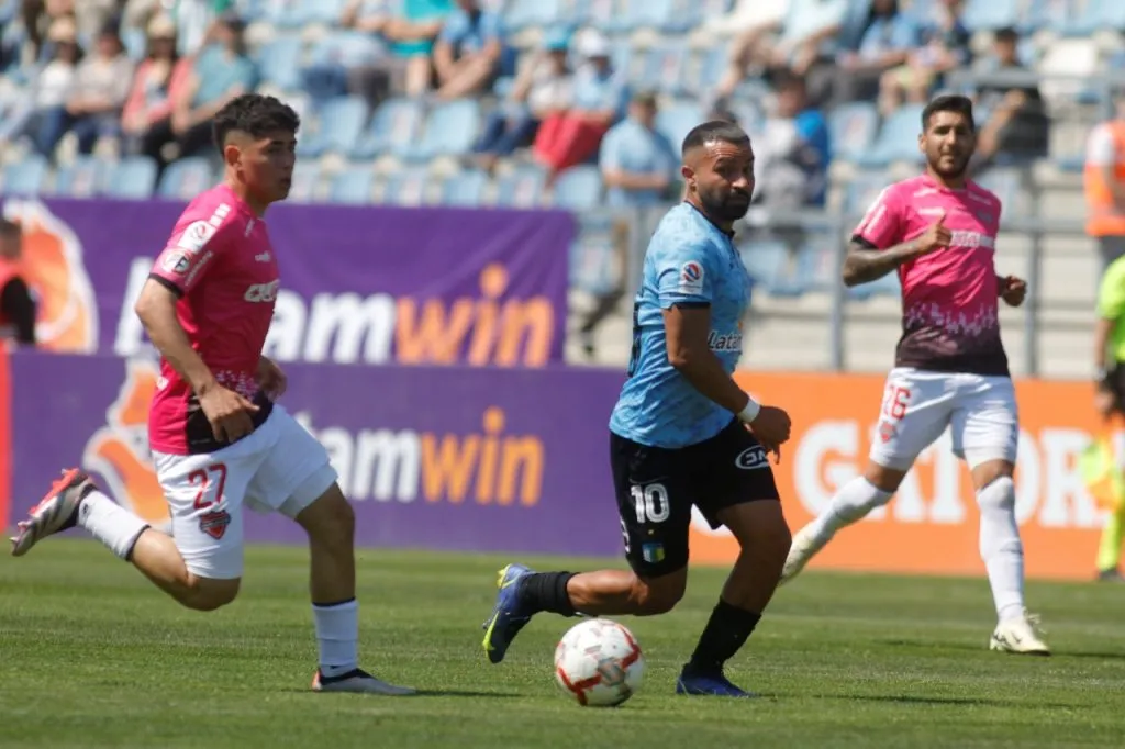 Flavio Moya, la gran revelación que tuvo minutos por esta normativa (Photosport)