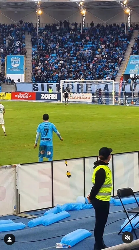 El golazo de Joaquín Moya visto de espalda. (Captura Instagram).